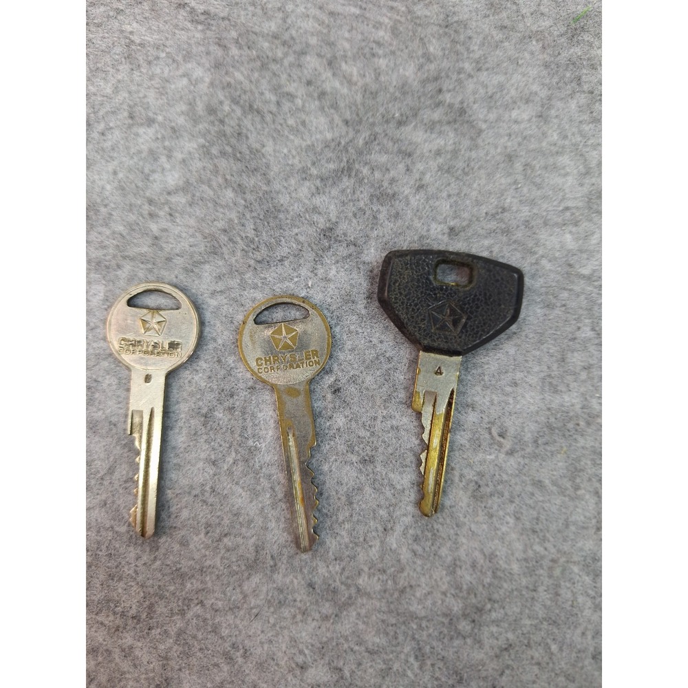 Vintage Chrysler Corporation Pentastar Car Keys Lot of 3 Mopar Collectibles